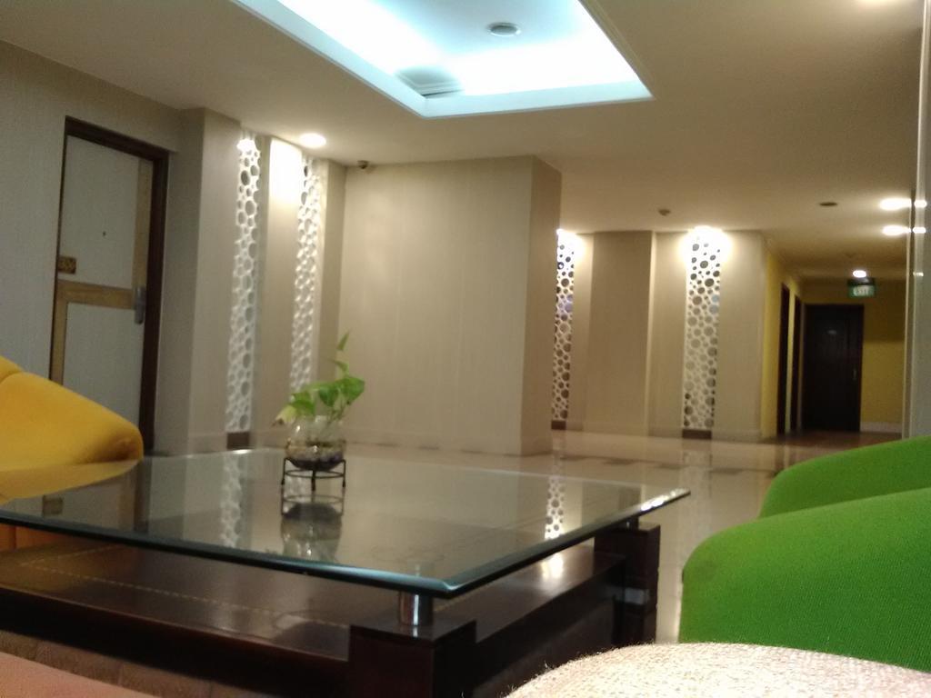 Hotel Victoria River View Banjarmasin  Eksteriør billede