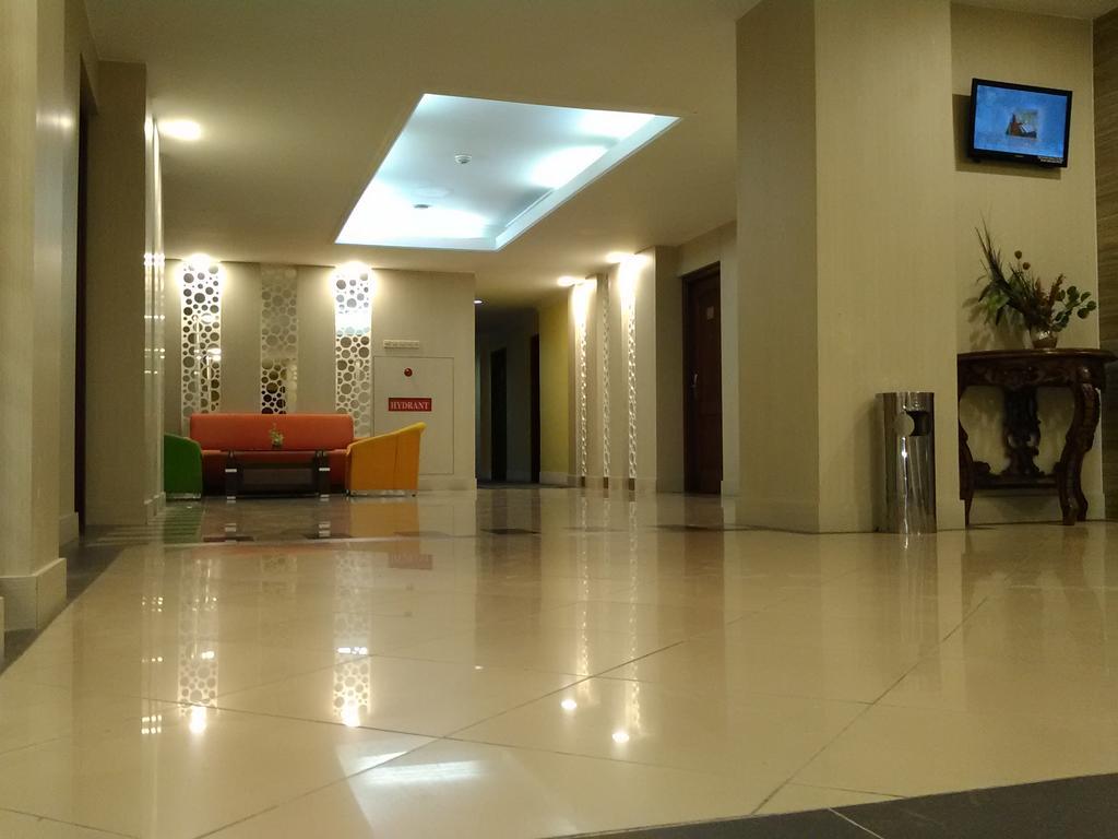 Hotel Victoria River View Banjarmasin  Eksteriør billede