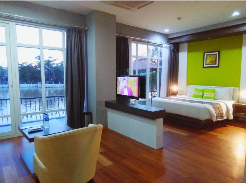 Hotel Victoria River View Banjarmasin  Eksteriør billede